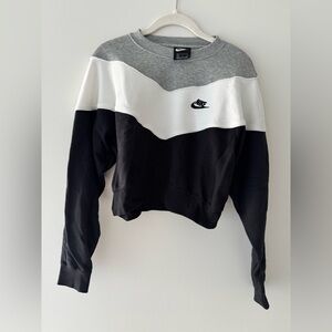 Nike Crop Sweatshirt